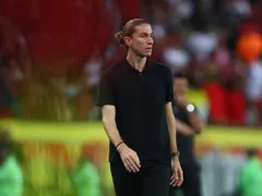 Filipe Luís exalta vitória do Flamengo: 'Seguimos vivos'