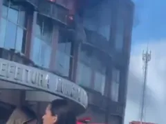 Incêndio destrói prédio da prefeitura de Itaguaí; vídeo
