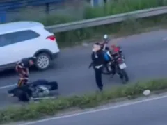 Manhã de acidentes com ferido na RJ-104, em São Gonçalo