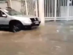 Temporal alaga ruas de Niterói e São Gonçalo; vídeos