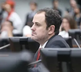 Adiada decisão sobre cassação do deputado Glauber Braga