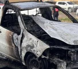 Fogo toma carro e motorista escapa ileso em São Gonçalo: 'Nasci de novo'