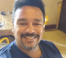 Jornalista Caio Álex completa um mês internado