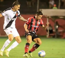 Vasco perde de virada e se complica no Brasileirão