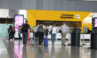 Imagem ilustrativa da imagem Deputadas denunciam racismo durante revista no aeroporto