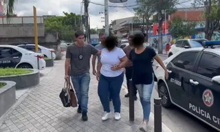 Imagem ilustrativa da imagem Dupla é presa ao se preparar para aplicar golpe em idosa