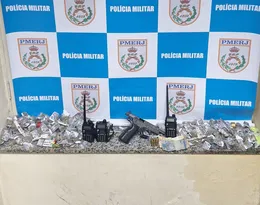 Imagem ilustrativa da imagem Dupla é presa com arma e drogas em comunidade de Niterói
