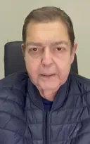 Imagem ilustrativa da imagem Faustão aparece de surpresa em programa do SBT; vídeo