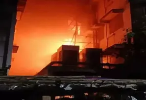 Imagem ilustrativa da imagem Incêndio em hotel na Índia deixa mortos e feridos; vídeo