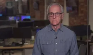 Imagem ilustrativa da imagem Jornalista da Globo salva colega durante 'apagão'; vídeo