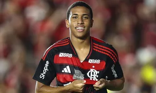 Imagem ilustrativa da imagem Joshua vibra com 1º gol no profissional do Fla: 'Momento único'
