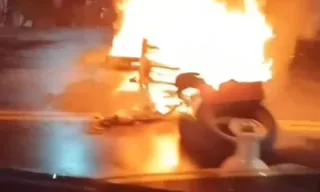 Imagem ilustrativa da imagem Moradores fecham rua em protesto por falta de luz em Niterói