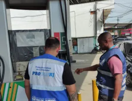 Imagem ilustrativa da imagem Posto na Baixada entregava menos combustível do que o valor pago
