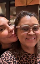 Imagem ilustrativa da imagem Que visita! Ivete faz 'selfie' com Preta Gil nos EUA