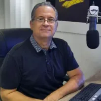 Imagem ilustrativa da imagem Radialista morre durante programa ao vivo
