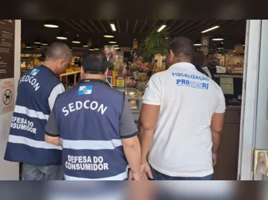 Imagem ilustrativa da imagem 30 kg de alimentos são apreendidos em supermercado no Rio