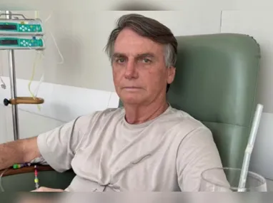 Jair Bolsonaro choca ao expor suas vísceras em foto da cirurgia