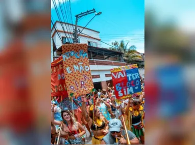 21 escolas de samba desfilam pelos Grupos A, B e C