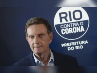 Telhado da Escola Municipal Leitão Cunha desabou por conta do fogo