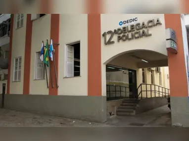 A vítima estava quando entrou na agência para sacar dinheiro