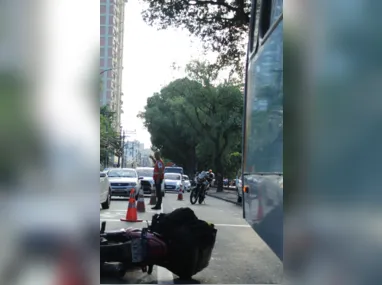 Motociclista estava em estado moderado no local do acidente, segundo os bombeiros