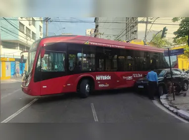 Chuva forte se aproxima de Niterói, com rajadas de vento e raios, segundo a Defesa Civil