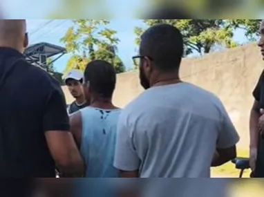 Segundo testemunhas, os suspeitos não tentaram roubar a vítima, o que sugere que o crime tenha sido uma execução premeditada