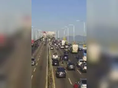 Imagem ilustrativa da imagem Tudo parado nos principais acessos à Ponte Rio-Niterói