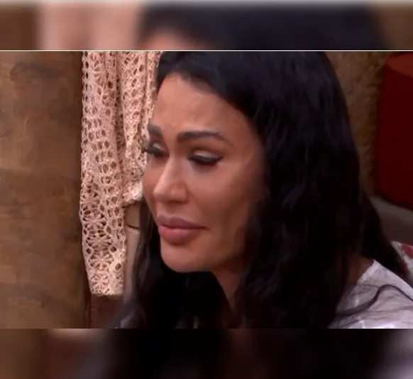 Gracyanne Barbosa se emociona ao relembrar dificuldades do passado