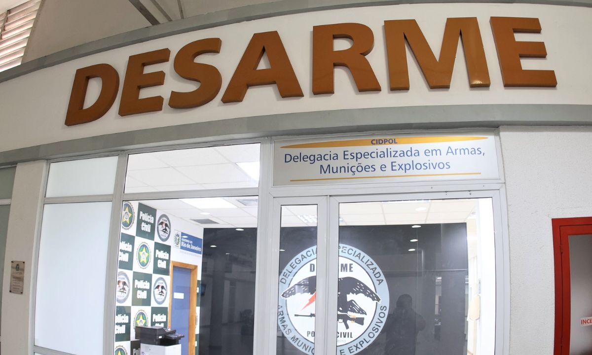 Líder do tráfico com ficha criminal gigante na mira da polícia do Rio