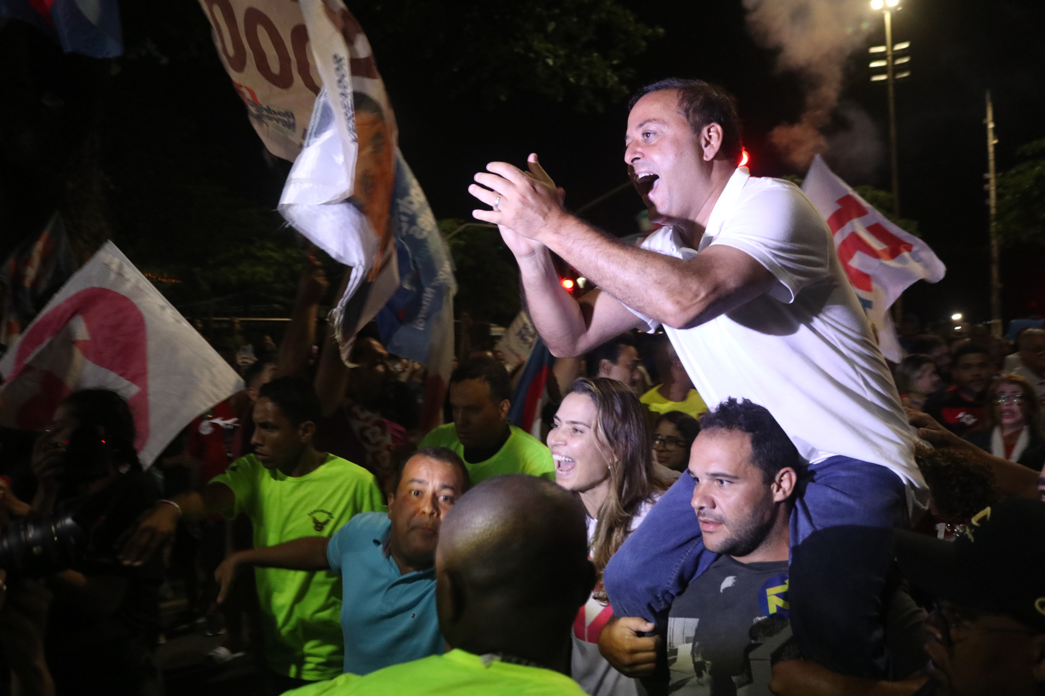 'Niterói votou pela democracia', comemora Rodrigo Neves