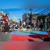A confecção dos tradicionais tapetes de sal mobiliza voluntários em Niterói e cidades vizinhas