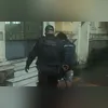 O estelionatário foi preso após o lojista pedir sua identidade e acionar a polícia