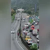 O tênis do idoso no local do acidente