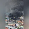 Pneus foram incendiados no meio da via, na pista sentido Niterói
