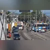 Imagem ilustrativa da imagem Motociclista em estado grave após acidente com ônibus