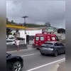 congestionamento chega a cerca de 6 quilômetros, com a faixa da esquerda ainda bloqueada