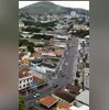 Antes de tentar se esconder, homem foi visto em cima de uma laje na comunidade