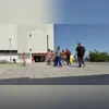 Carro em cima do outro chamou atenção de motoristas