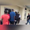 A ex-policial (à esquerda) foi condenada a 24 anos de prisão