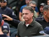 Bolsonaro apresenta melhora após ser internado às pressas