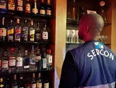 Mais de 20 litros de chope vencido descartado em bares do Rio