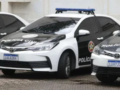 Adolescente induzia crianças pela internet à automutilação e a matar animais ao vivo