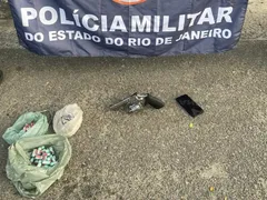 Adolescentes são apreendidos com arma e drogas em São Gonçalo