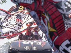 AeroFla: torcida faz festa antes do embarque para a final da Libertadores