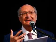 Alckmin passa mal e é internado em Brasília
