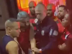 Após derrota do Flamengo, torcedor é esfaqueado em bar no Rio