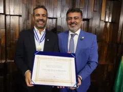 Artur Jorge recebe honraria proposta por deputado de Niterói