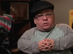 Ator de 'Brinquedo Assassino' morre aos 61 anos