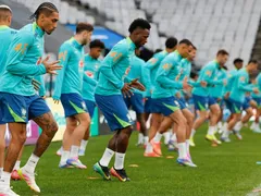 Brasil busca primeira vitória na 'era Ancelotti'; veja escalação